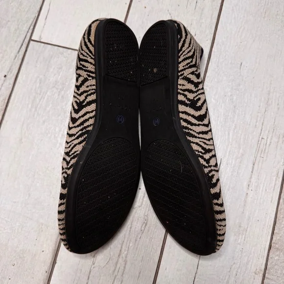 Rothy’s The Flat Round Toe Shoes Women’s Size 7.5 Zebra Print Slip On - Picture 5 of 6